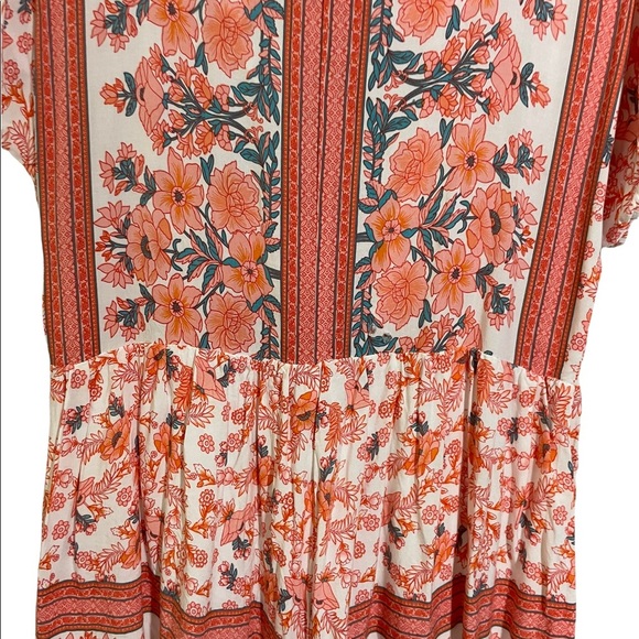 Saints +secrets romper floral half button front. Rayon size us 4 Small. - Picture 9 of 11